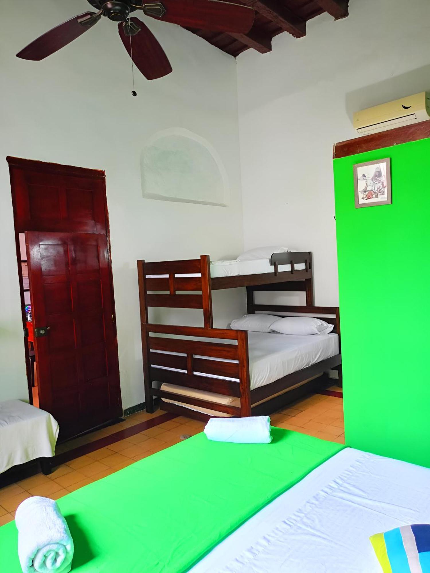 Hotel La Palma Centro Historico Santa Marta  Bagian luar foto